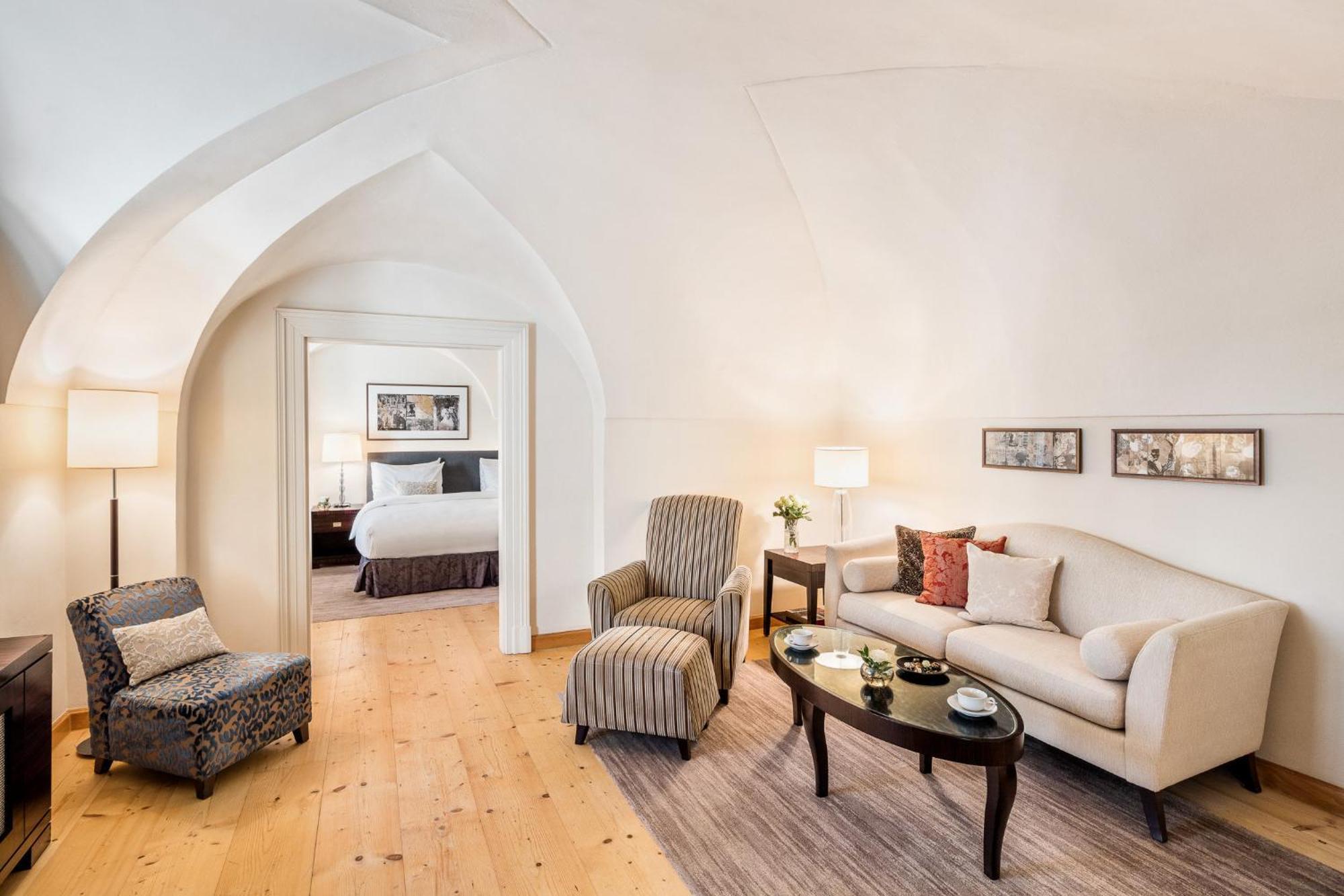Mandarin Oriental, Prague Hotel Exterior photo